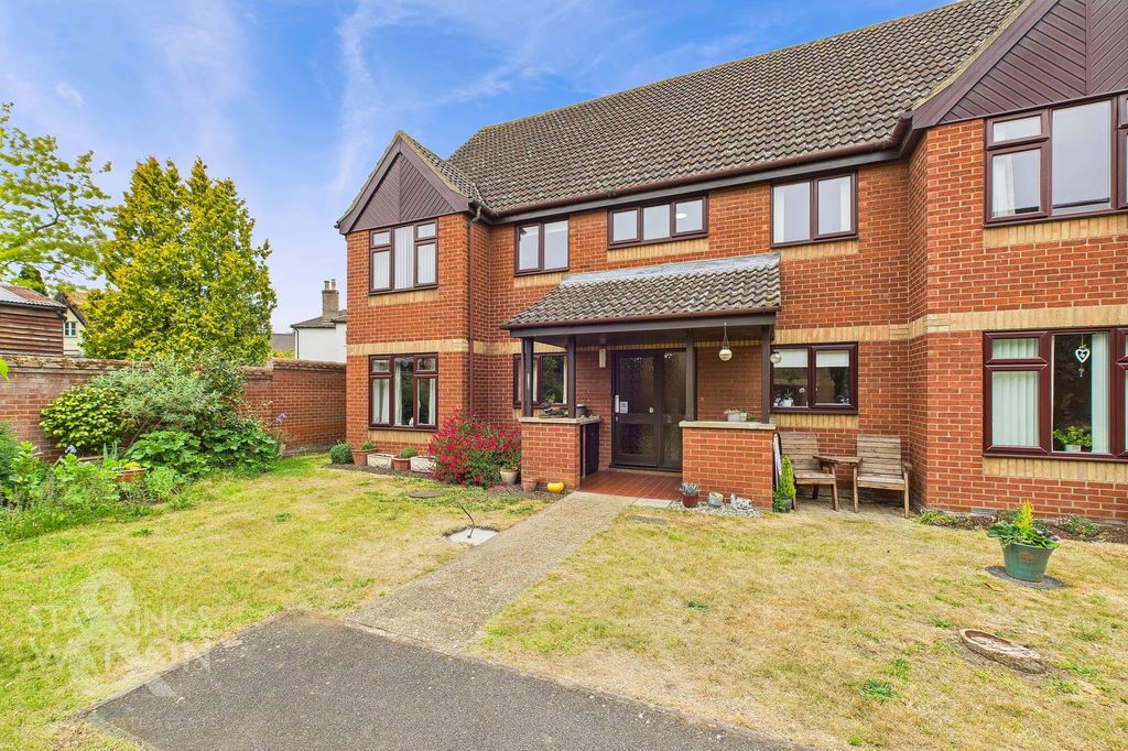 Property photo 2 of 13