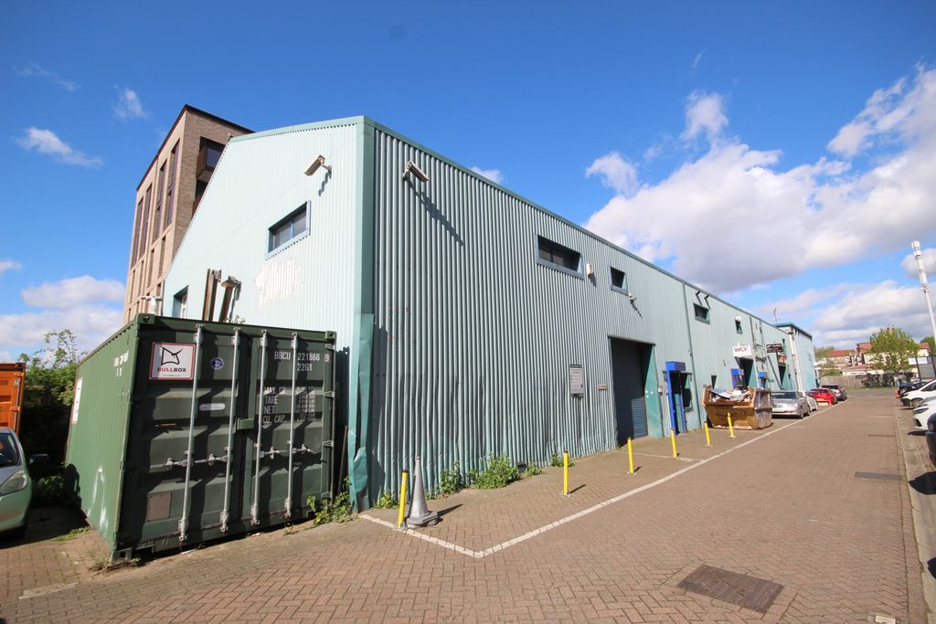 Property photo 1 of 14 Liberty Centre, Mount Pleasant, Wembley, Middlesex Ha0