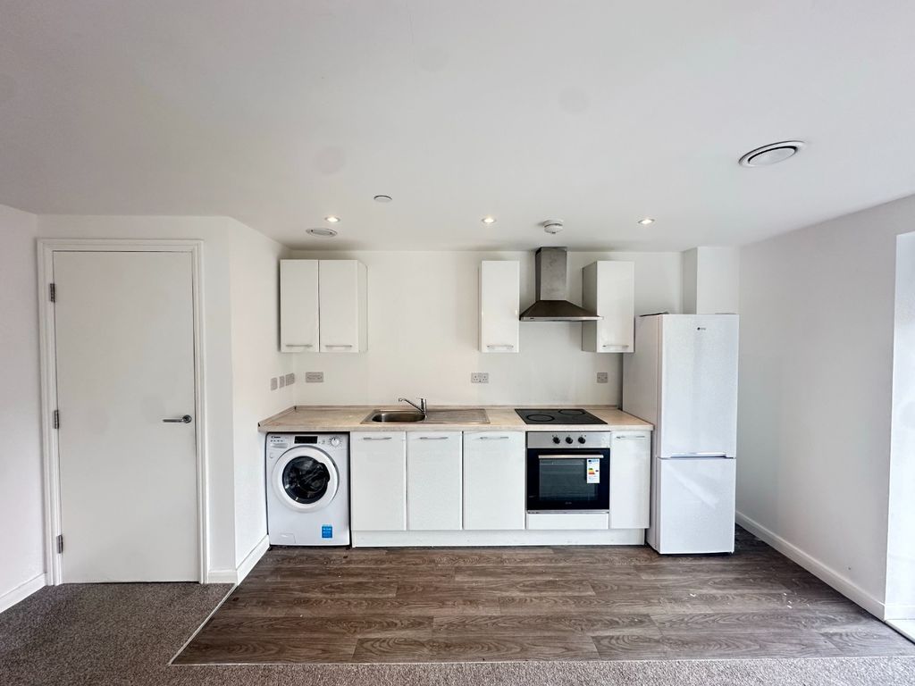 Property photo 3 of 7 4381013