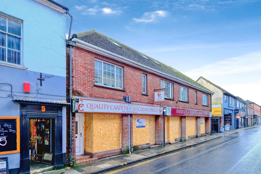 Property photo 3 of 11