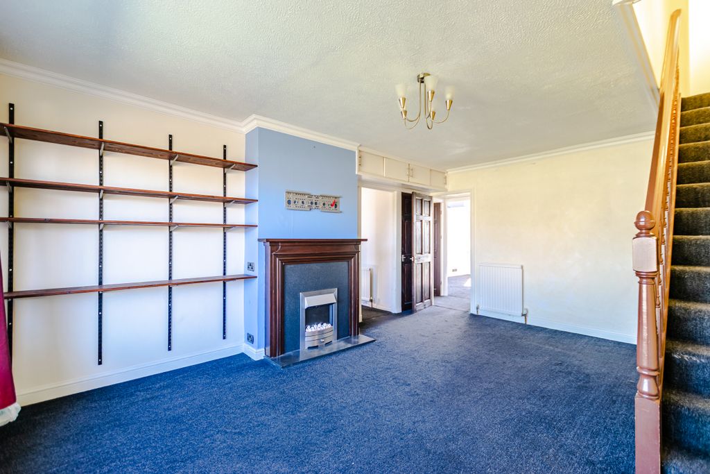 Property photo 3 of 20 Lounge2