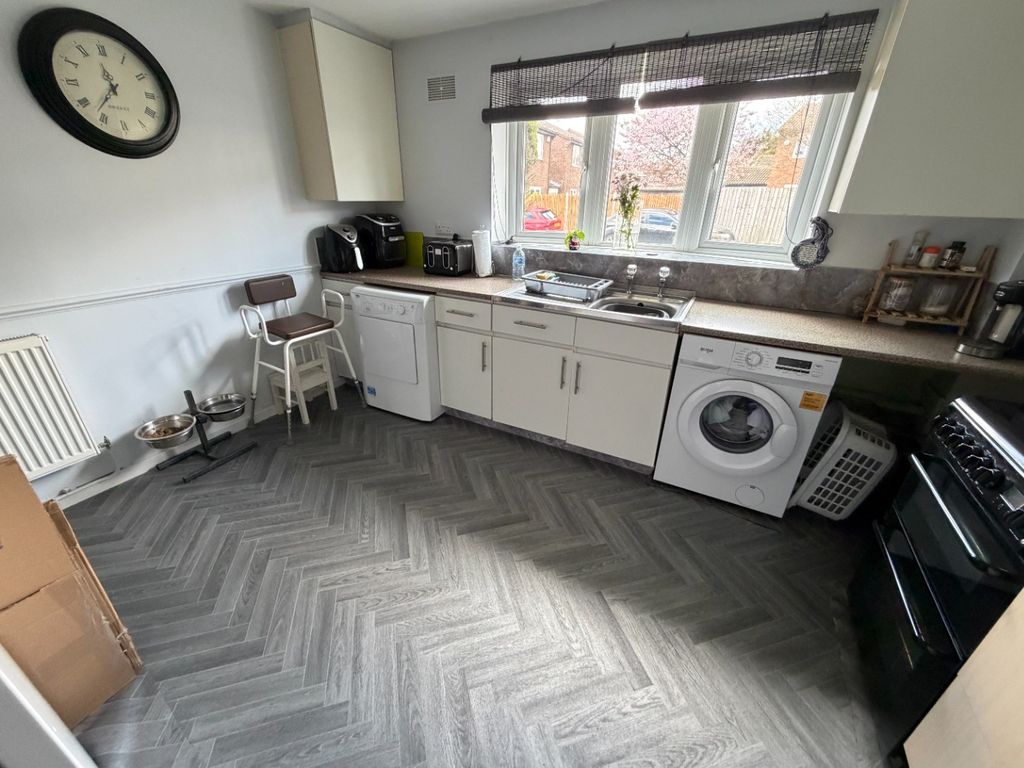 Property photo 3 of 8 5063952