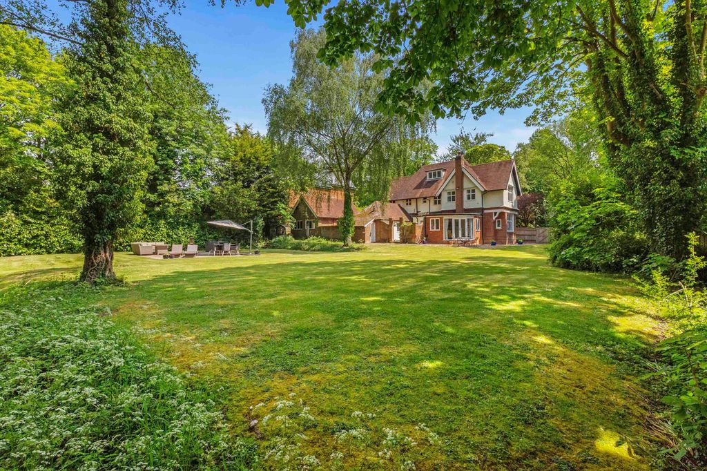 Additional image 24 of 5 bed detached house for saleAmersham Road, High Wycombe HP13