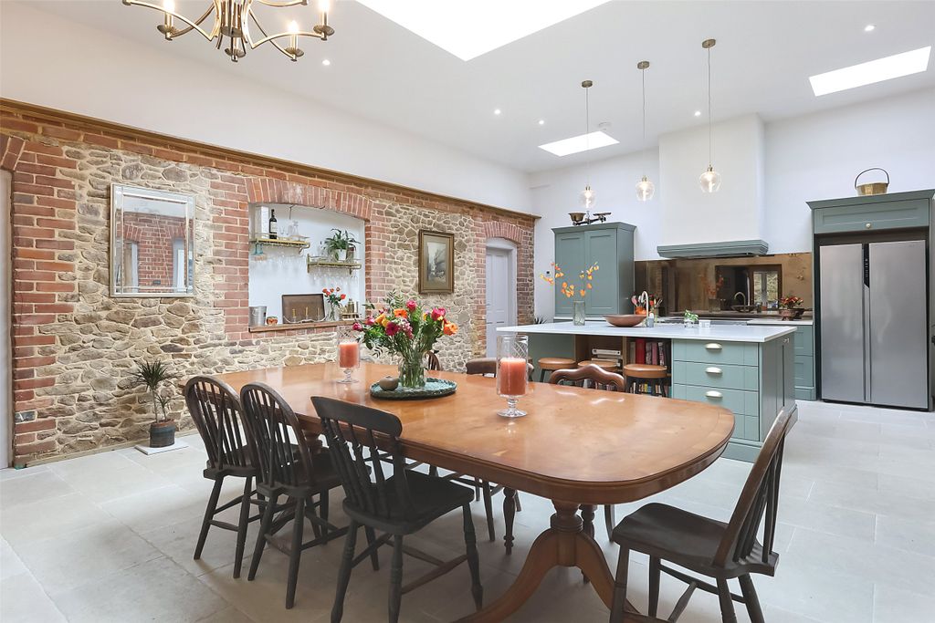 Property photo 2 of 12 Picture No. 06