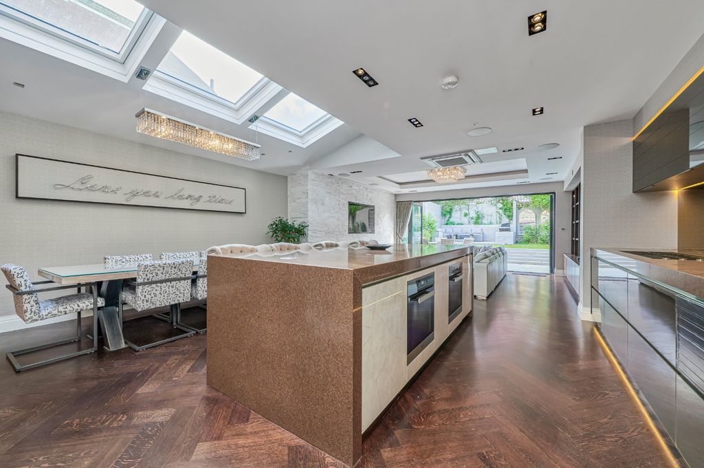 Property photo 3 of 17 Picture No. 34