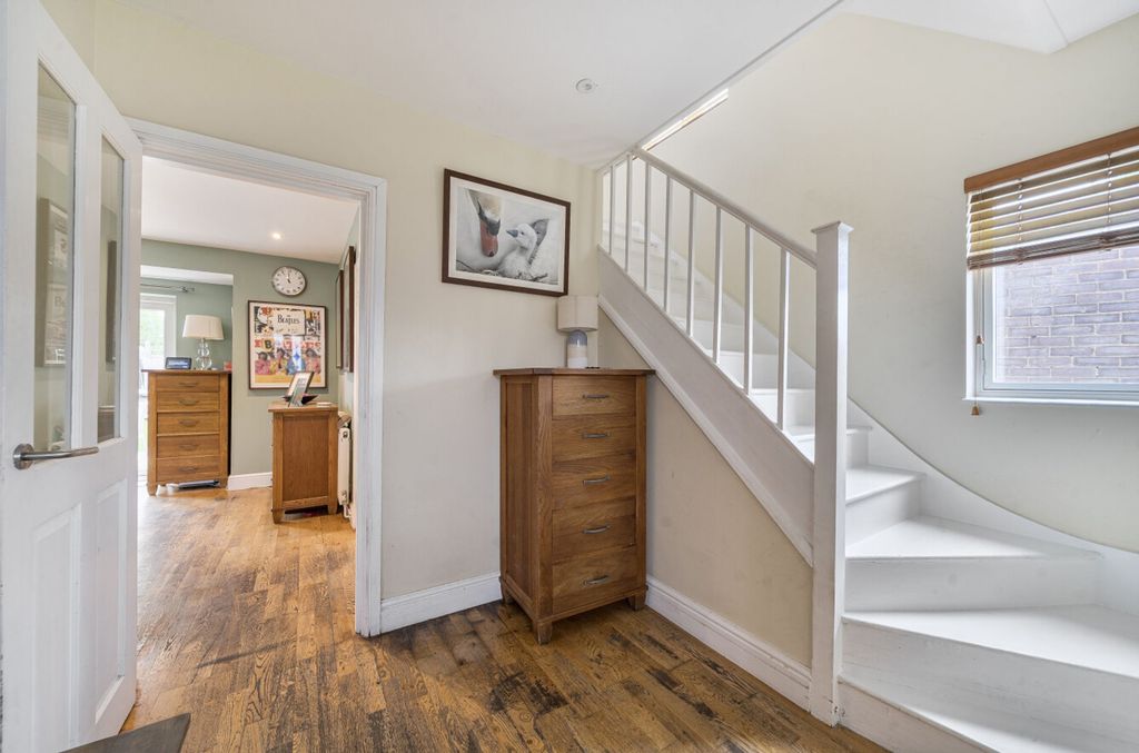 Property photo 2 of 20 1343076-9-68A5B6F...