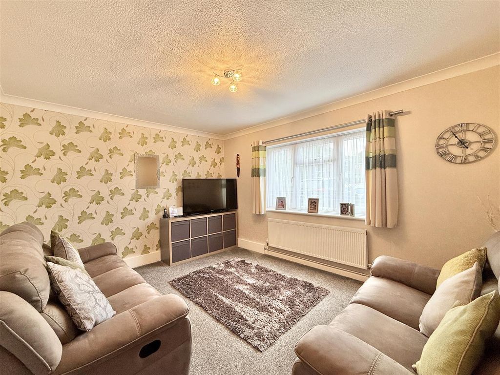 Property photo 2 of 22 Living Room.Jpg