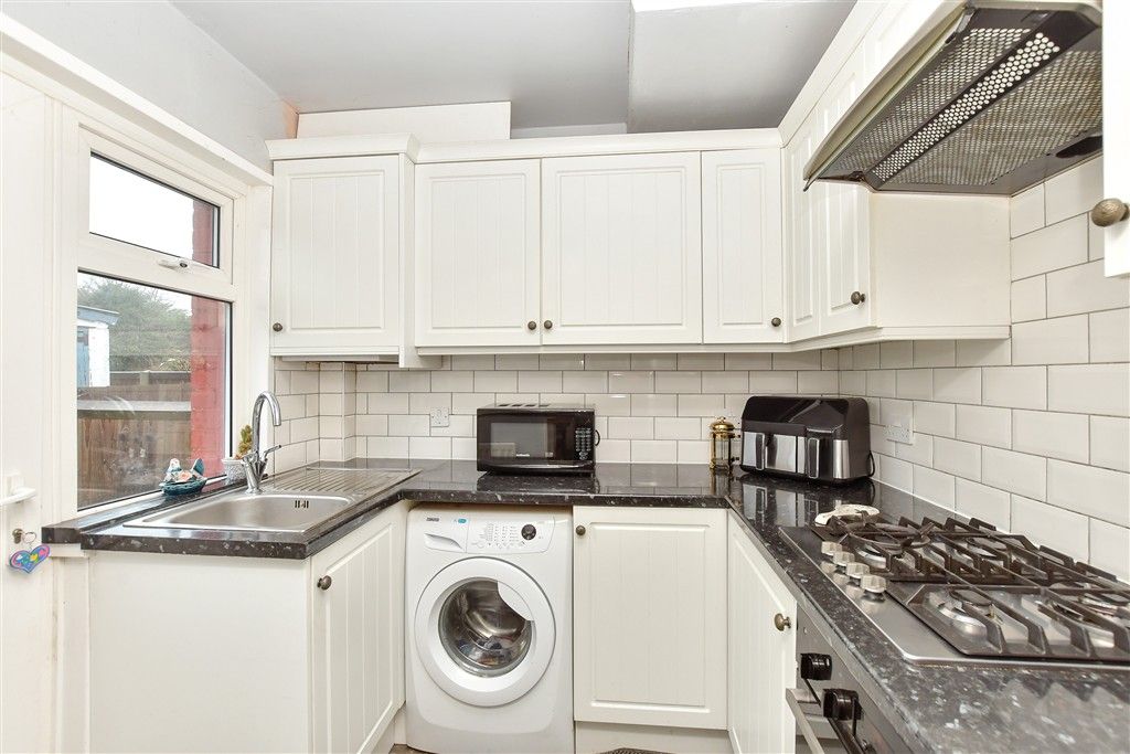 Property photo 1 of 11 Kitchen