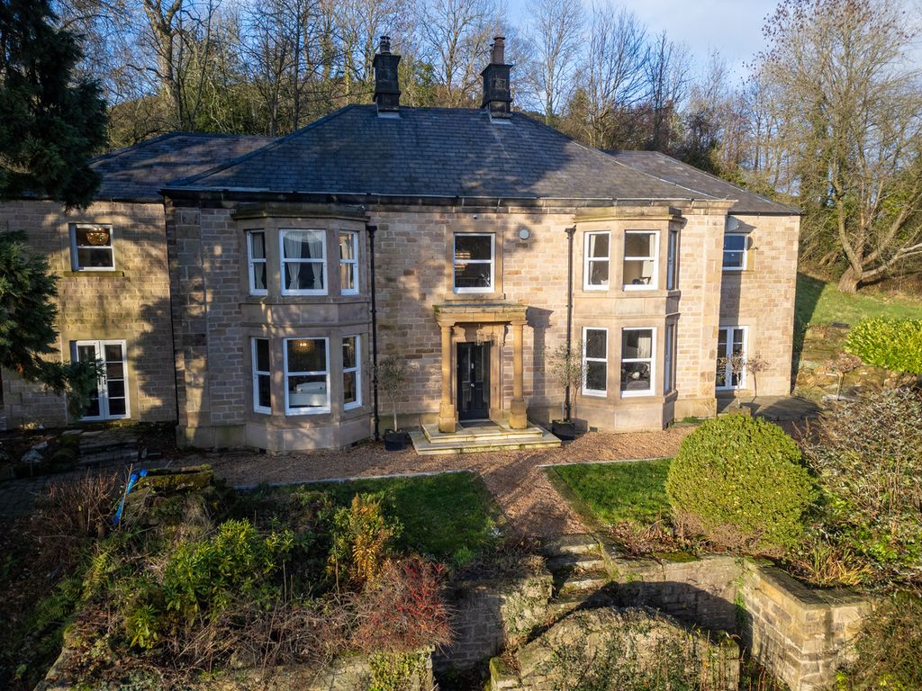 Property photo 2 of 46