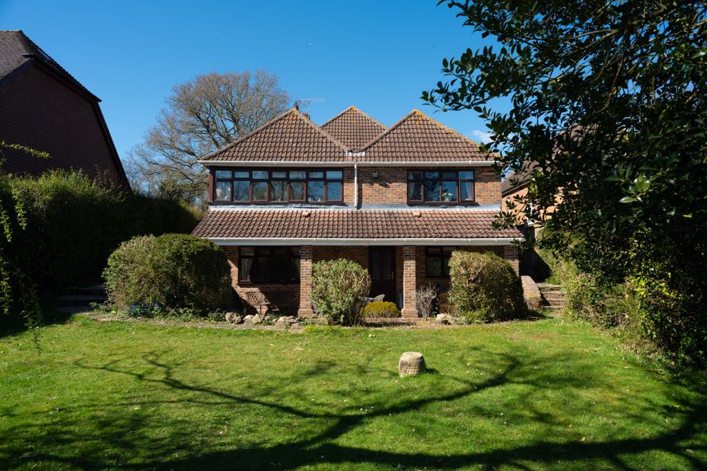 Property photo 1 of 27 4000365