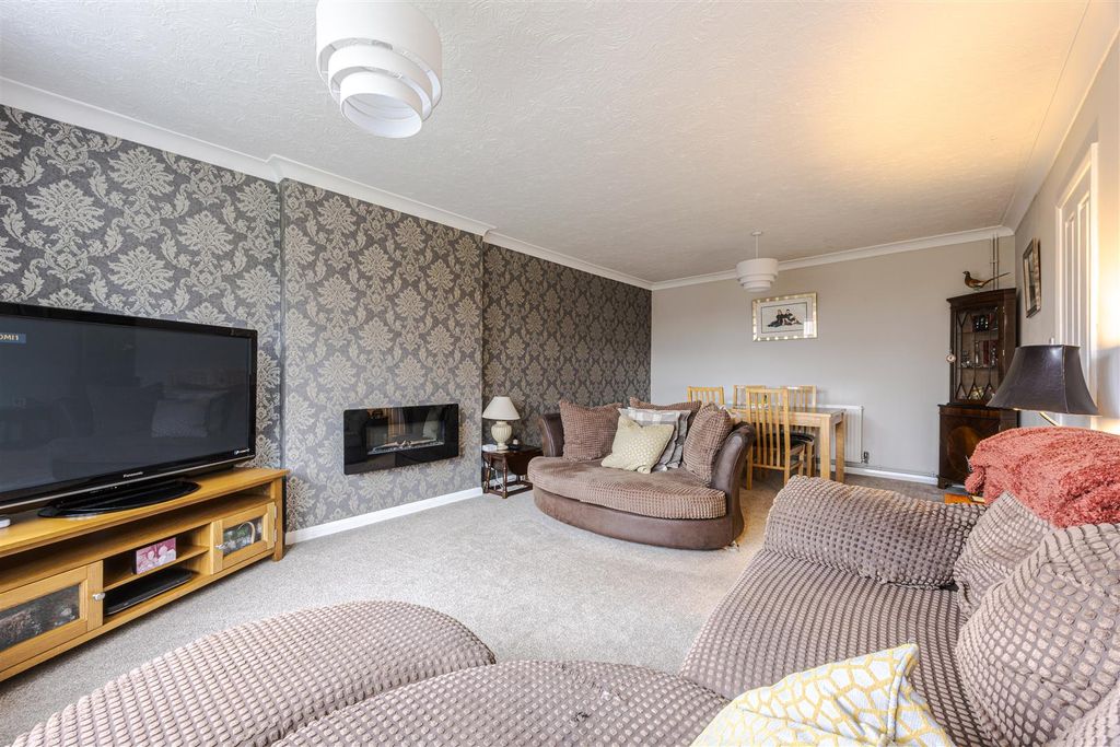 Property photo 3 of 19 Lounge Diner