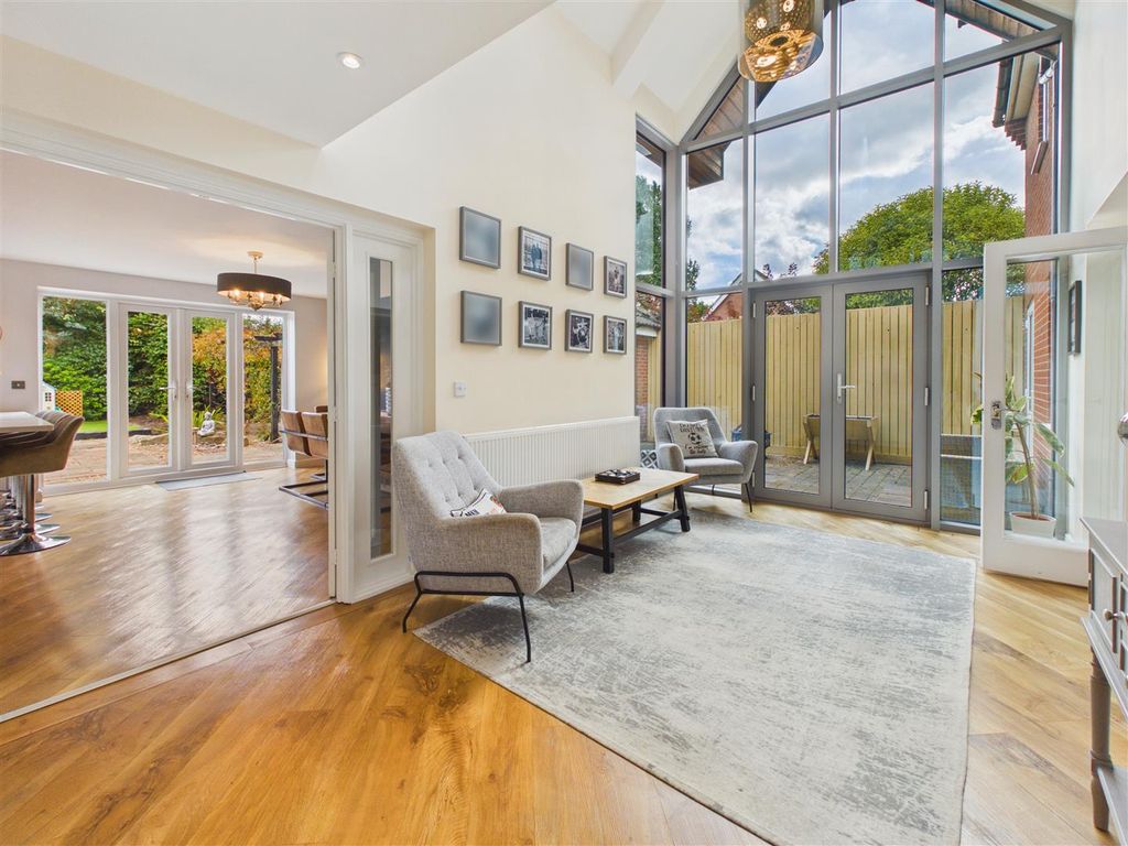 Property photo 3 of 24 Open Plan Sitting Area
