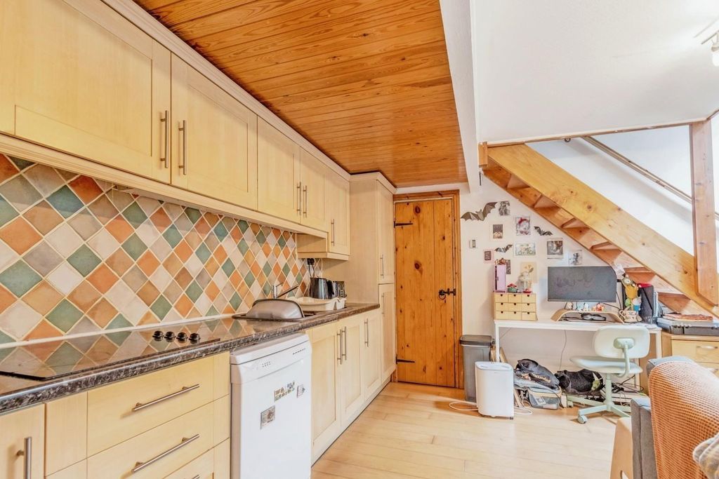 Property photo 3 of 15 11.Jpg