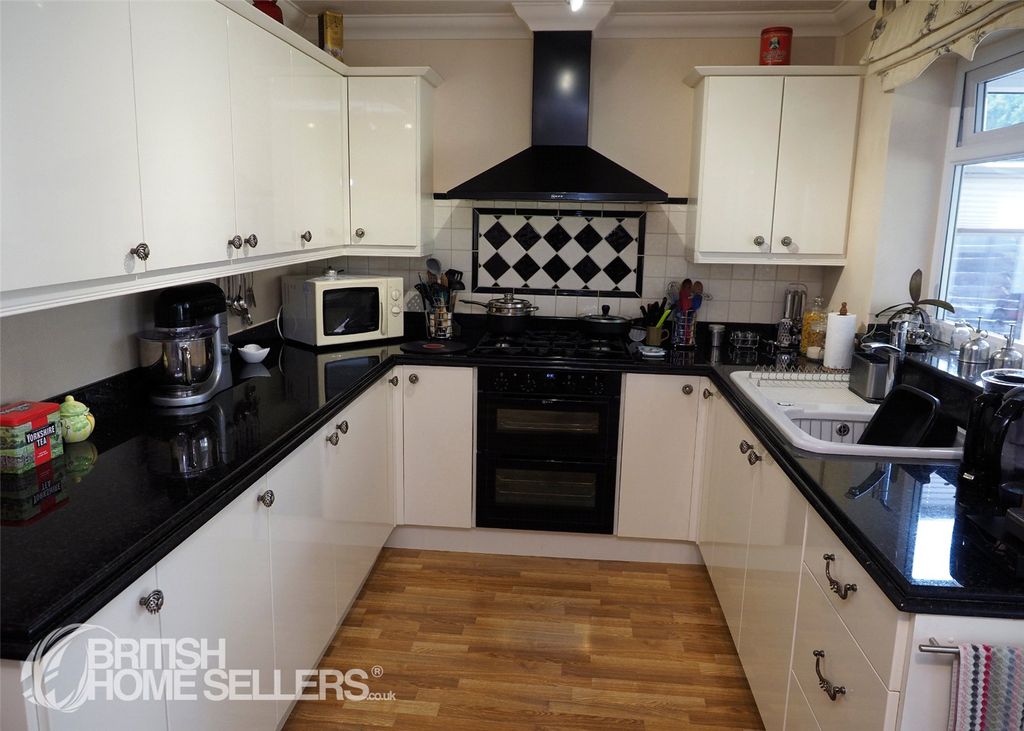 Property photo 2 of 34 Picture No. 07