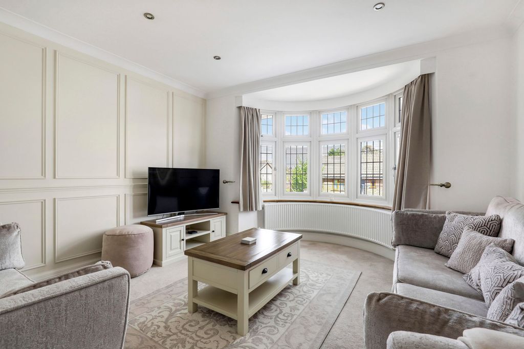 Property photo 2 of 25