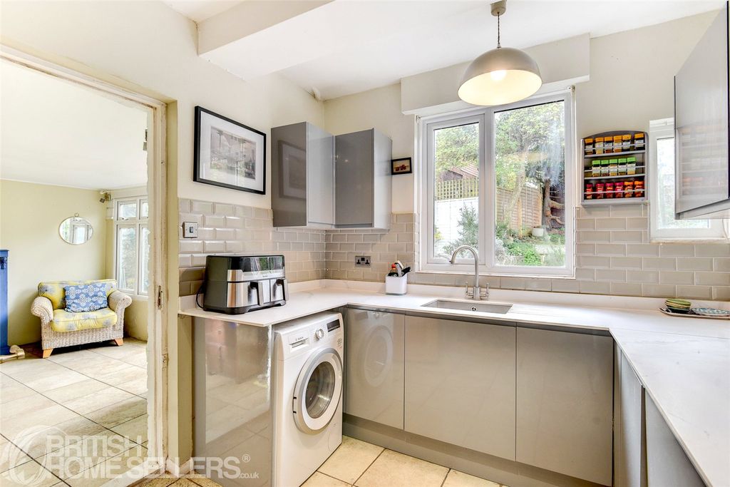 Property photo 2 of 31 Picture No. 19