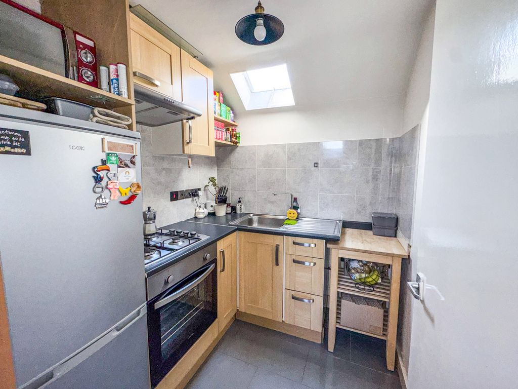 Property photo 3 of 6 Gallery