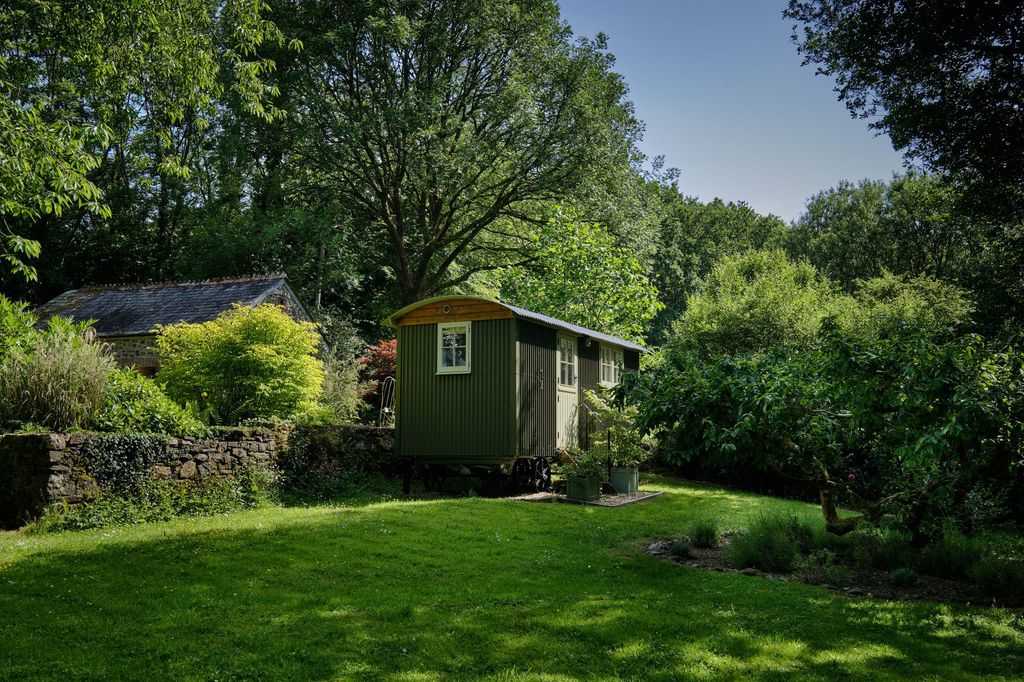Property photo 3 of 36