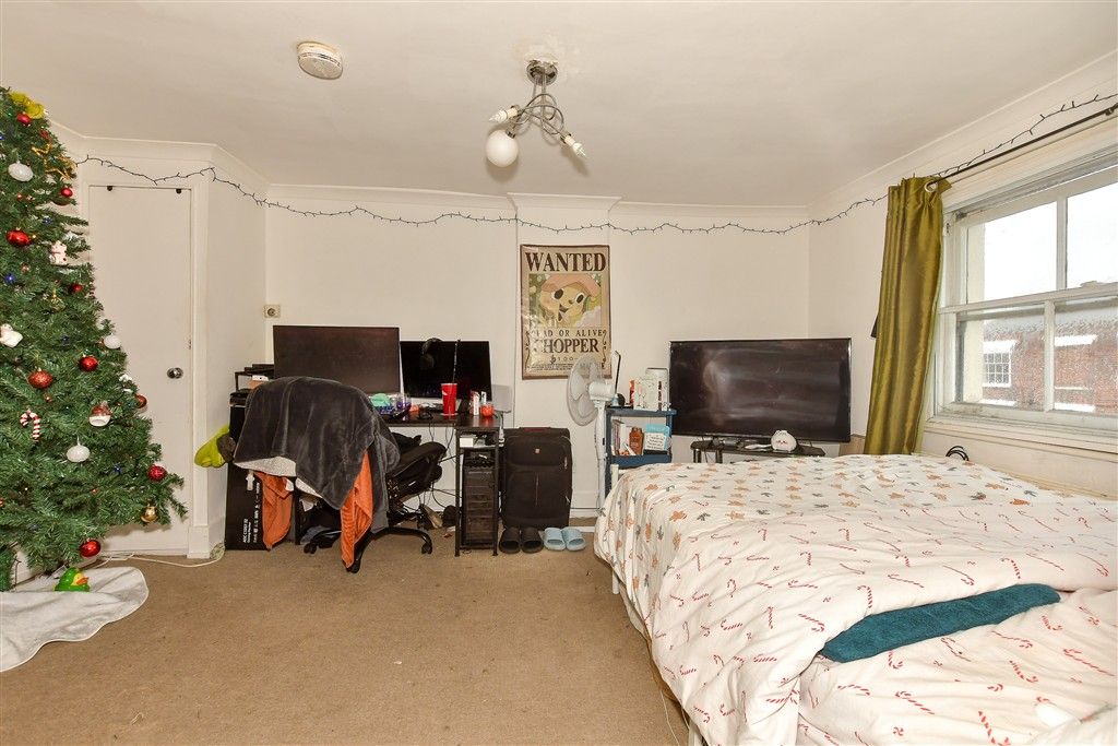 Property photo 2 of 4 Lounge