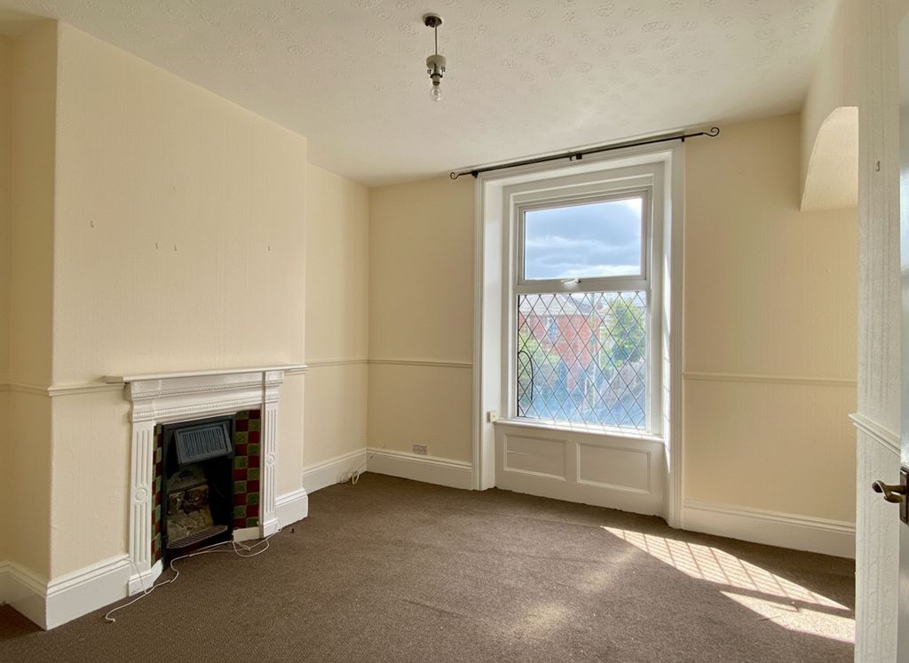 Property photo 2 of 8 Living Room