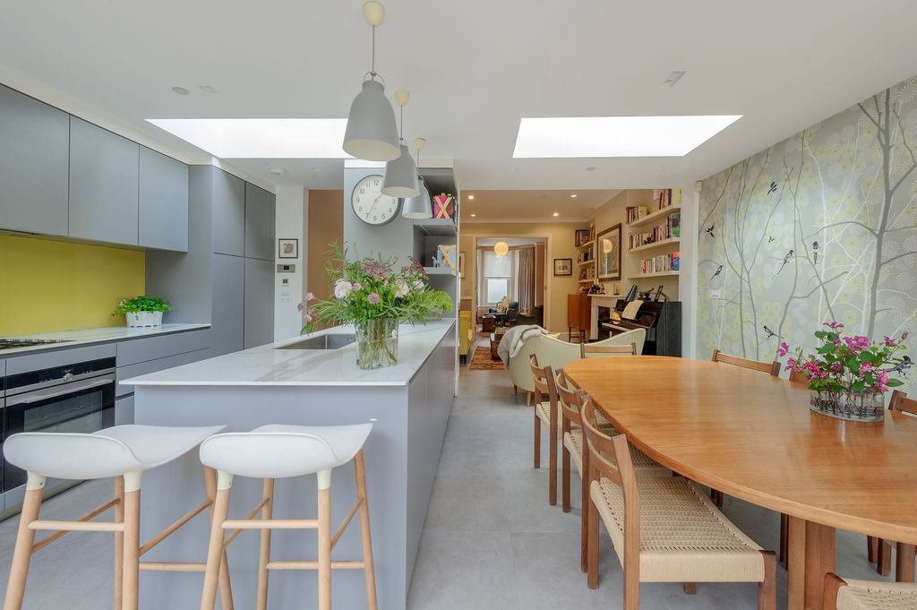 Property photo 3 of 26