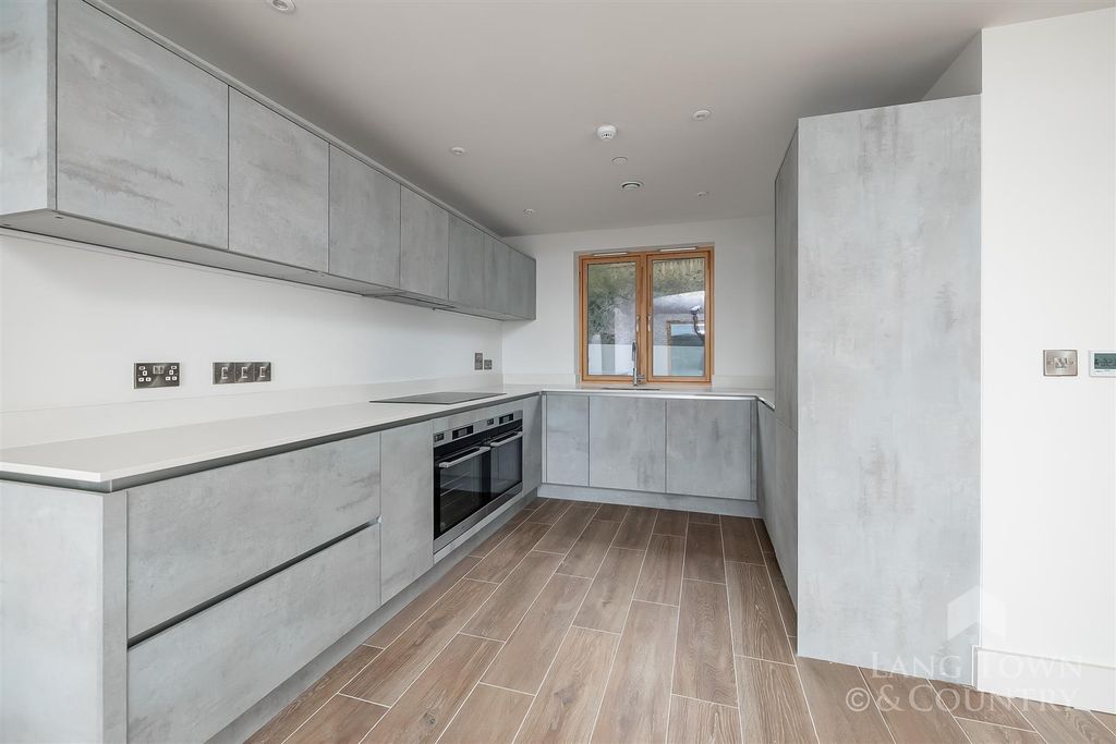 Property photo 3 of 19 0029.Jpg