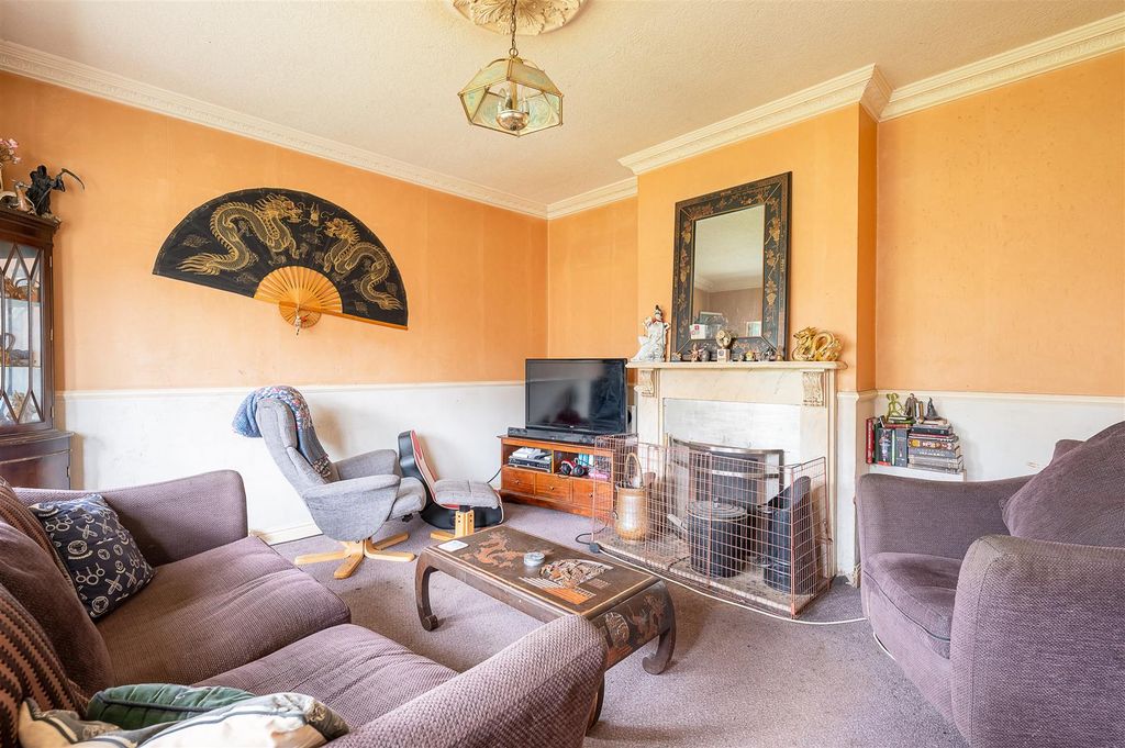 Property photo 3 of 14 Living Room
