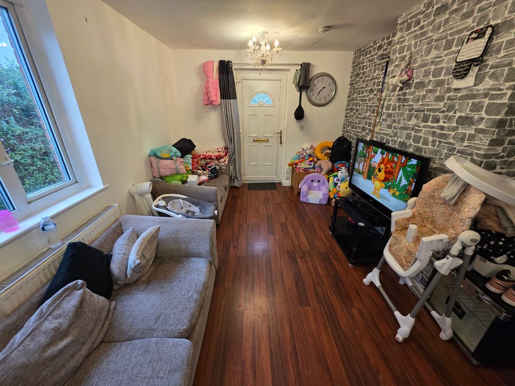 Property photo 2 of 8