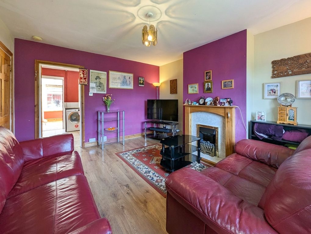 Property photo 3 of 15 Lounge