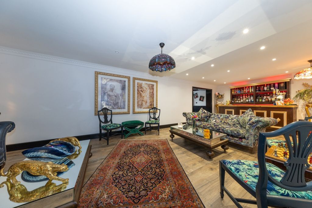 Property photo 3 of 31 4908183