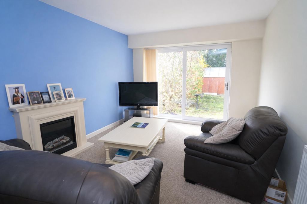 Property photo 2 of 16 Lounge.Png