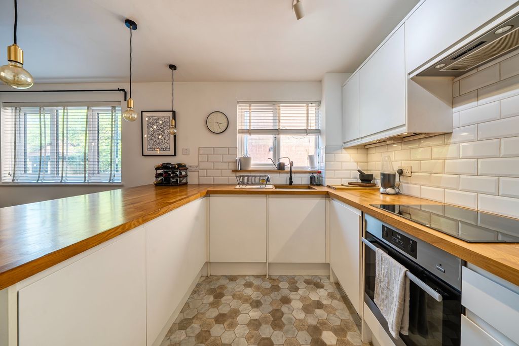 Property photo 3 of 15 5132985