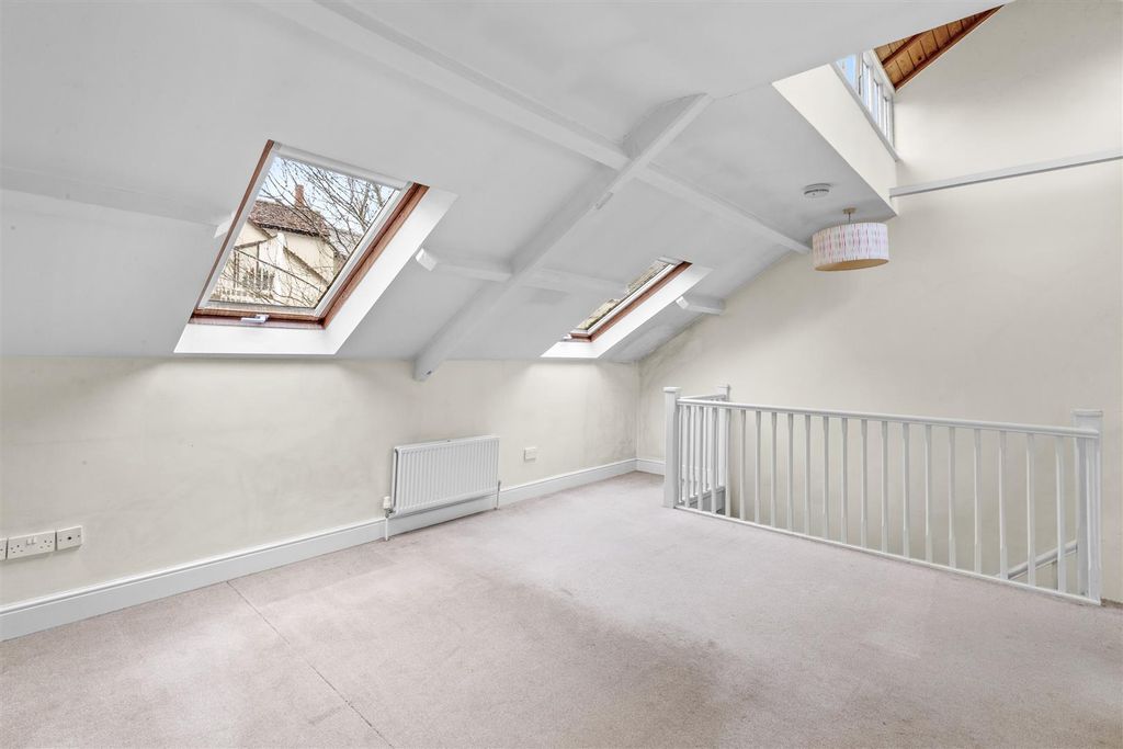 Property photo 3 of 11 The Lightwell, 2 Readers Court, 20 Temple Street,