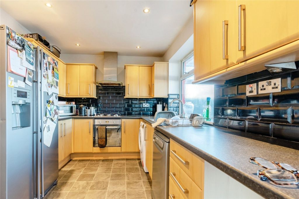 Property photo 2 of 17 Picture No. 03