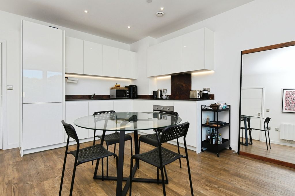Property photo 3 of 16 Pbox-Img.Jpg
