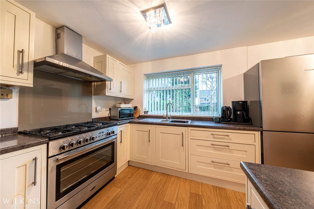 Property photo 3 of 27 Picture No. 13