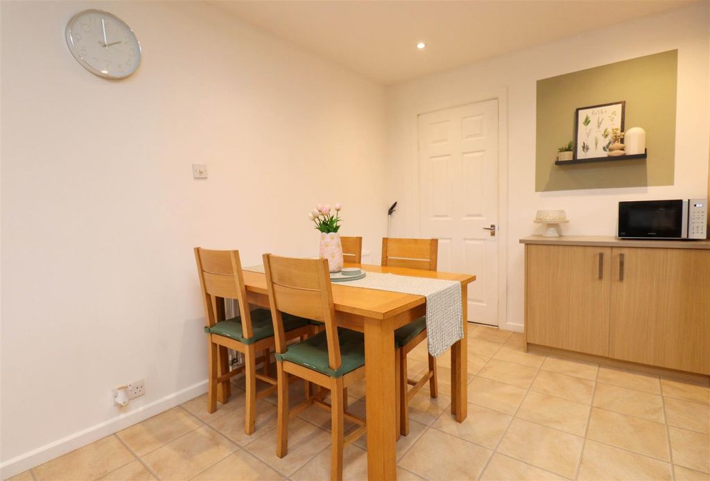 Additional image 8 of 2 bed maisonette for saleKenilworth Road, Fleet GU51