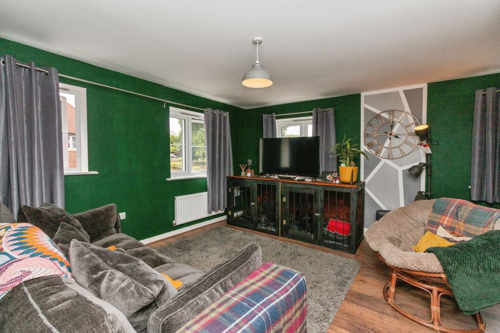 Property photo 3 of 17