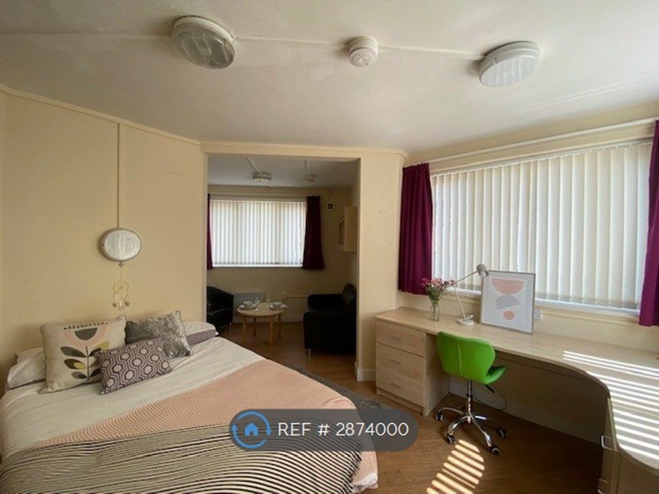 Property photo 1 of 3