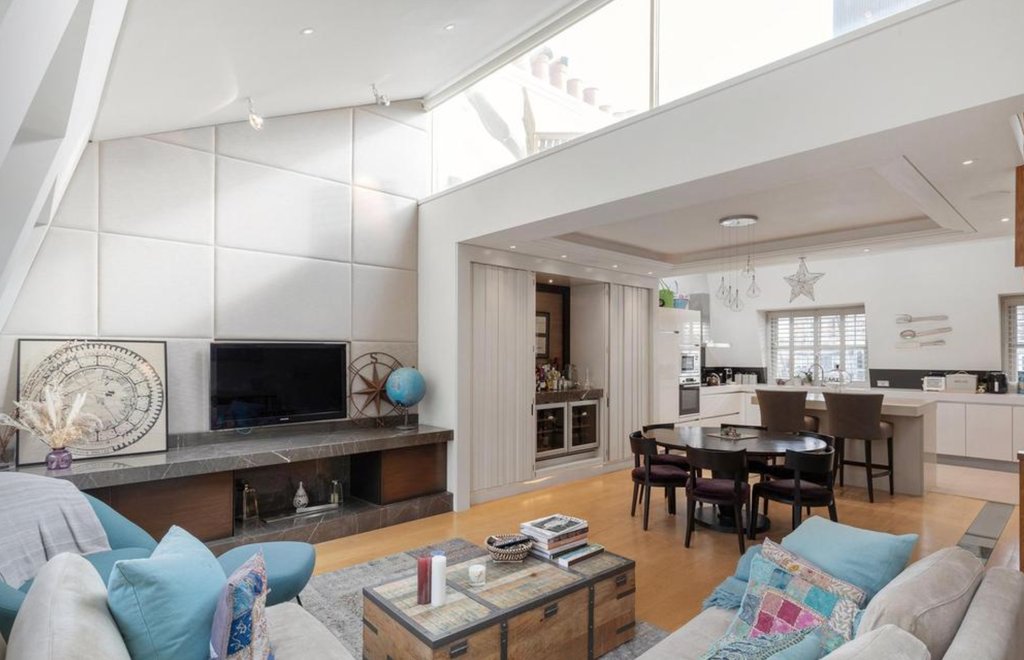 Property photo 3 of 10