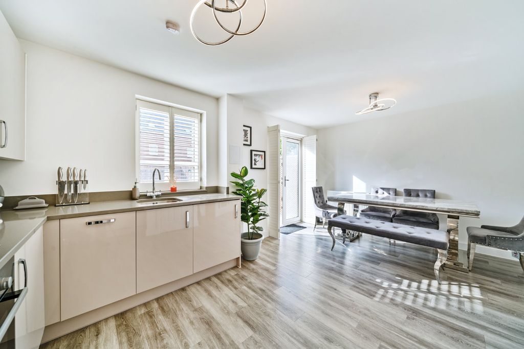 Property photo 3 of 18 Picture No. 05