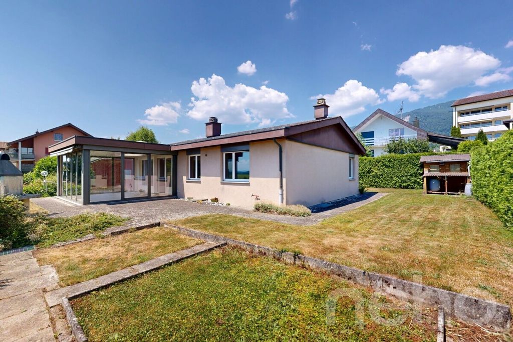 Property photo 1 of 12