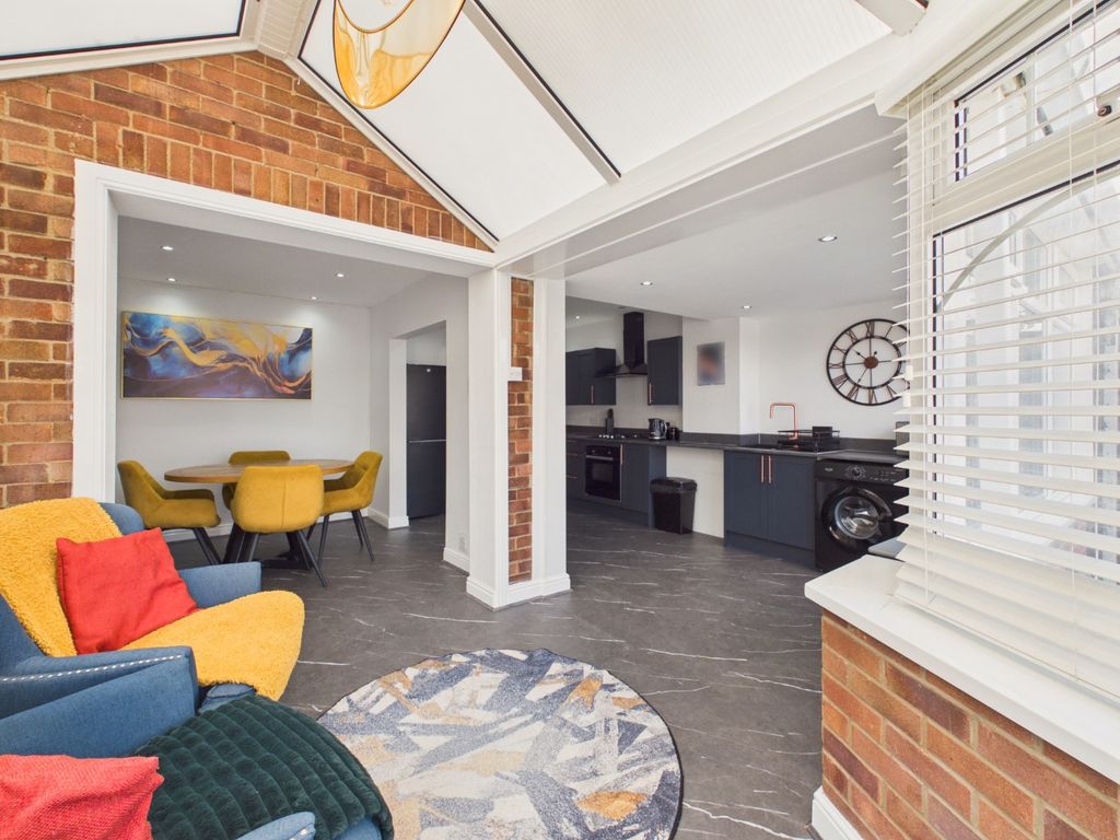 Property photo 3 of 15 4209057