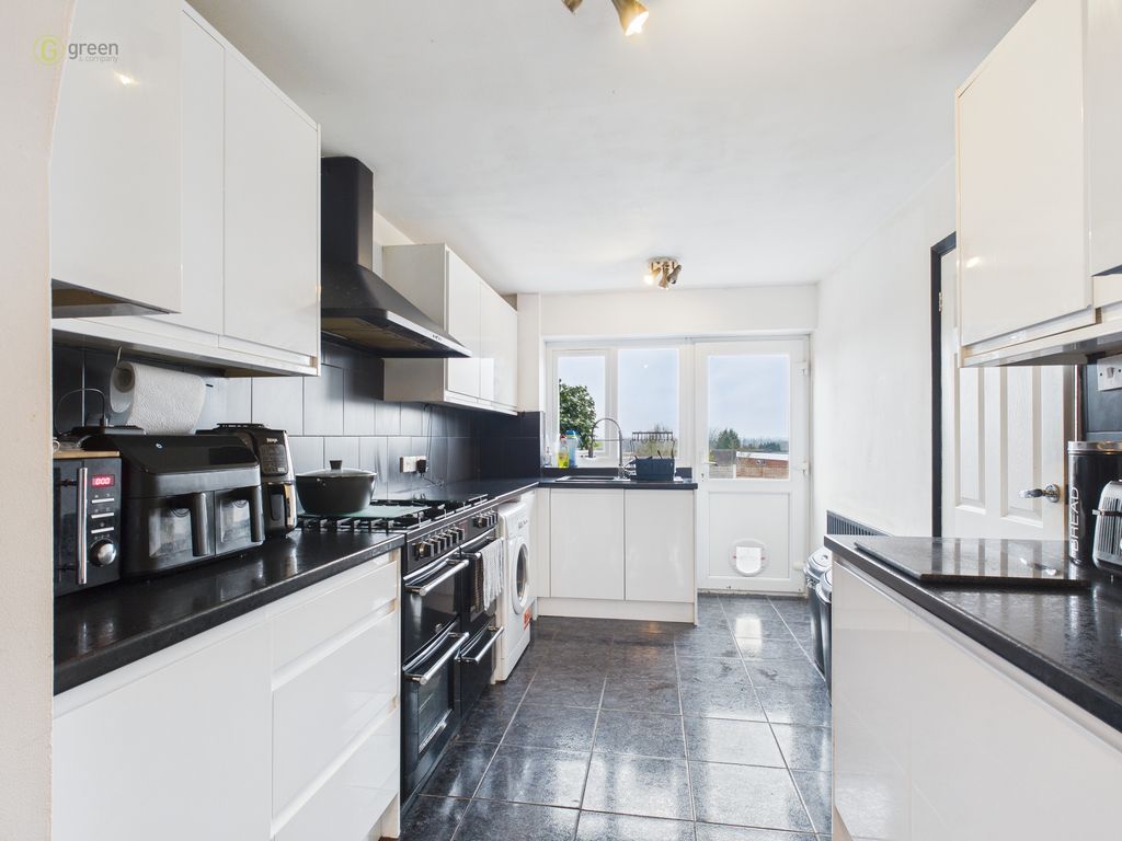 Property photo 3 of 42 Cam05591G0Pr0129Still014