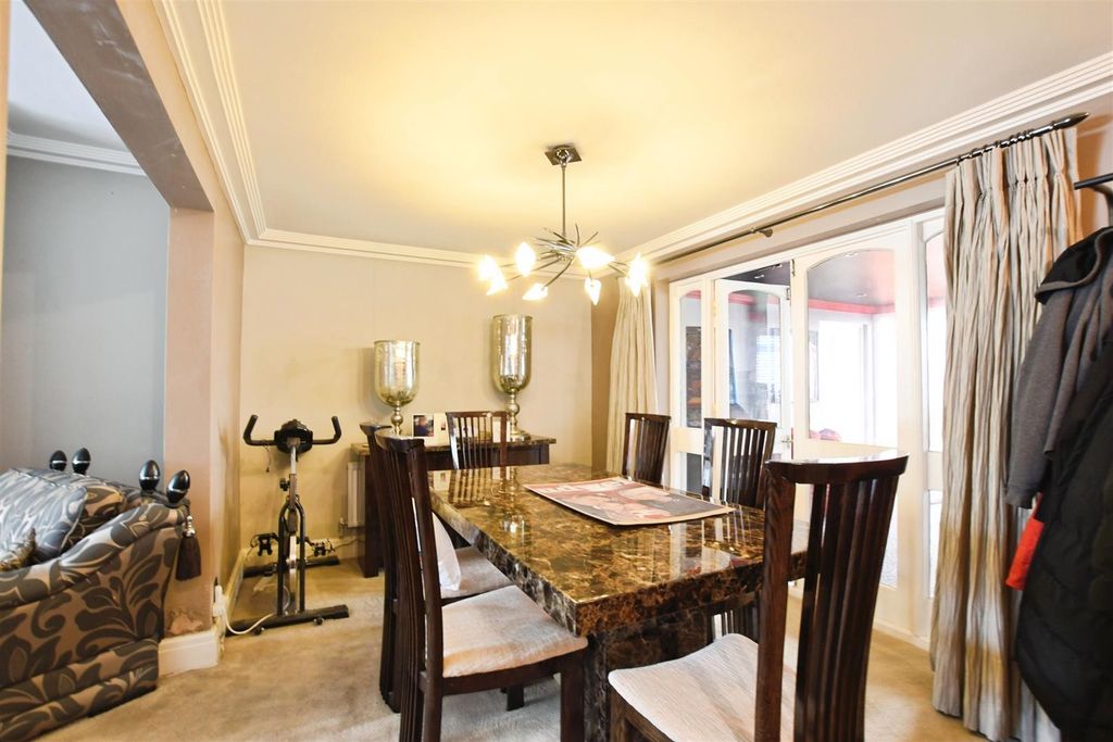 Property photo 2 of 32 Dining Room