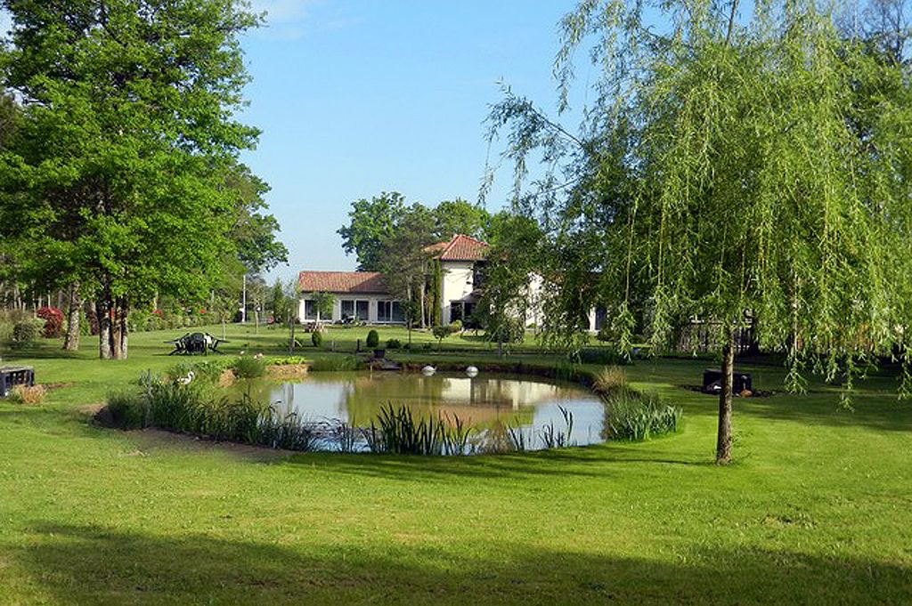 Property photo 1 of 28