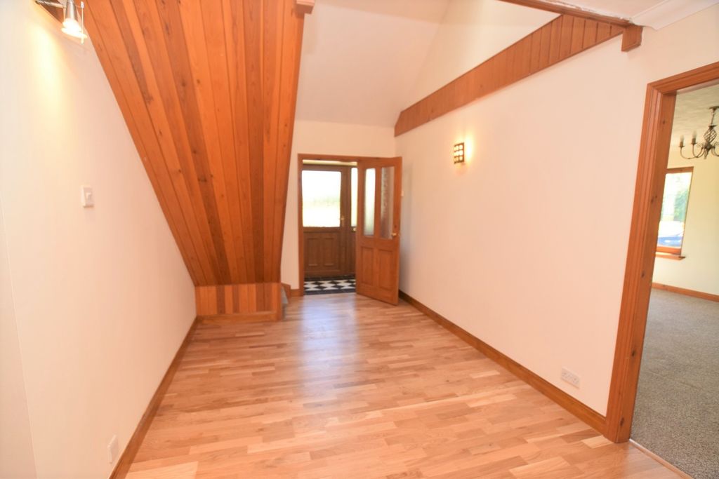 Property photo 2 of 26