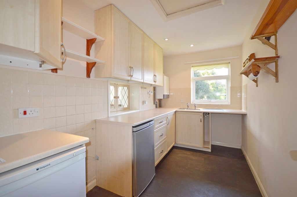 Property photo 3 of 6 Kitchen (Email)