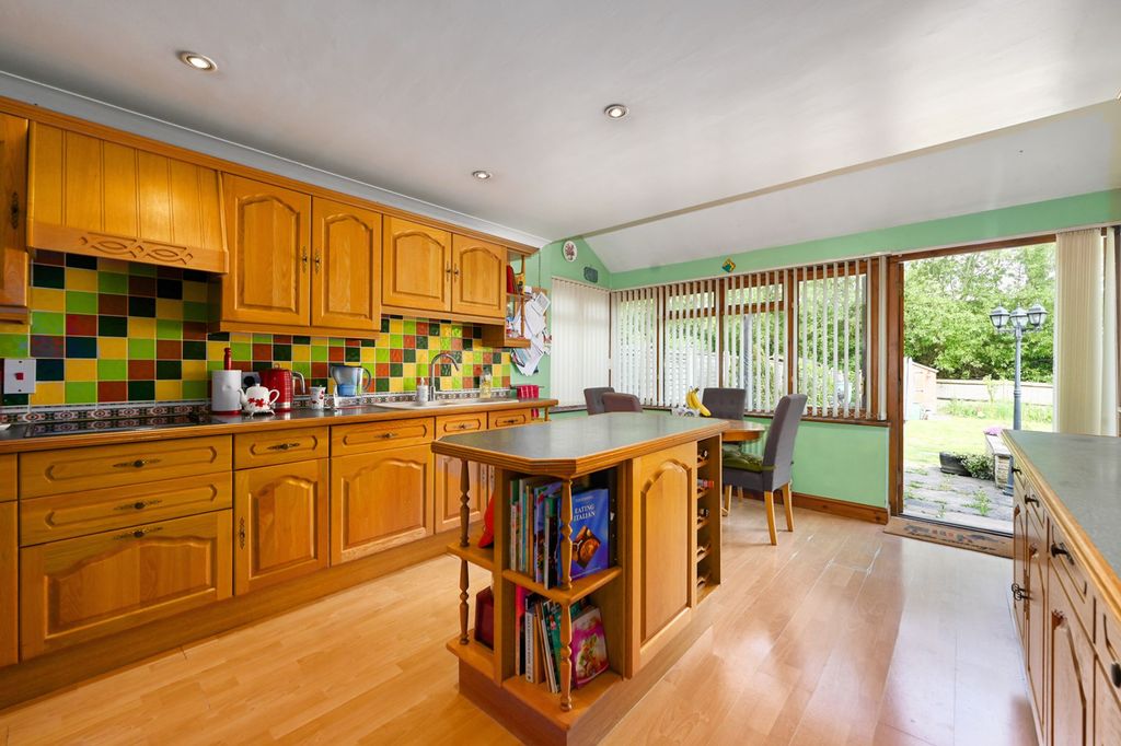 Property photo 3 of 24