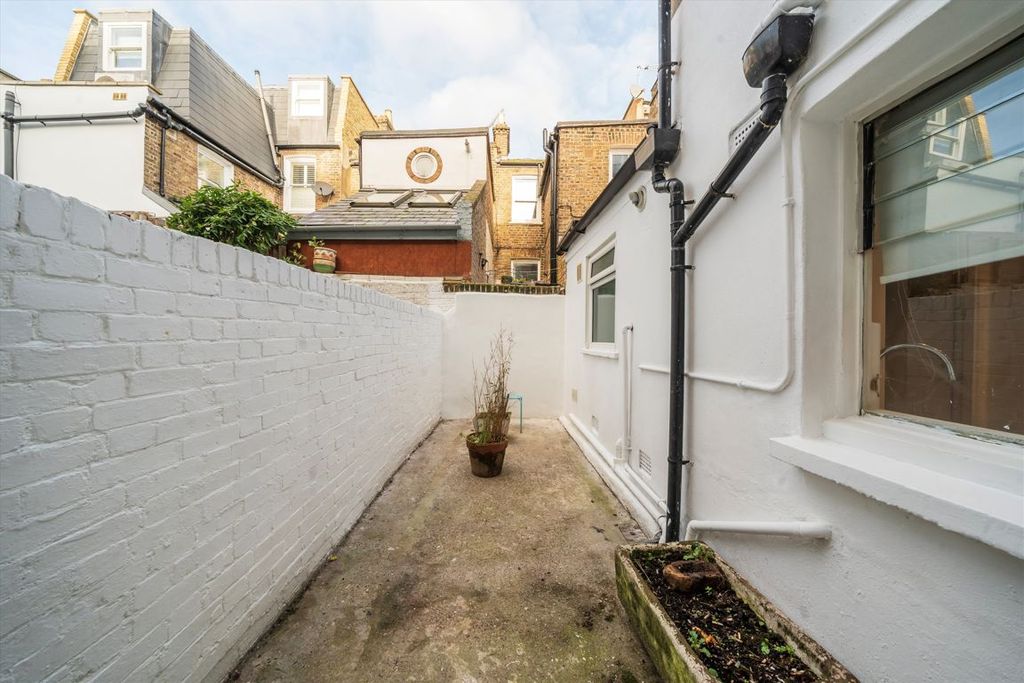 Property photo 3 of 9